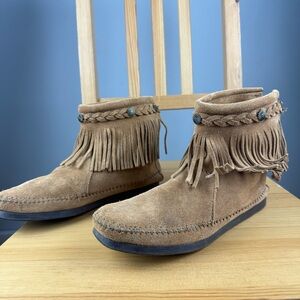 Minnetonka Tan High Top Back Zip Fringed Suede Ankle Boots 7.5